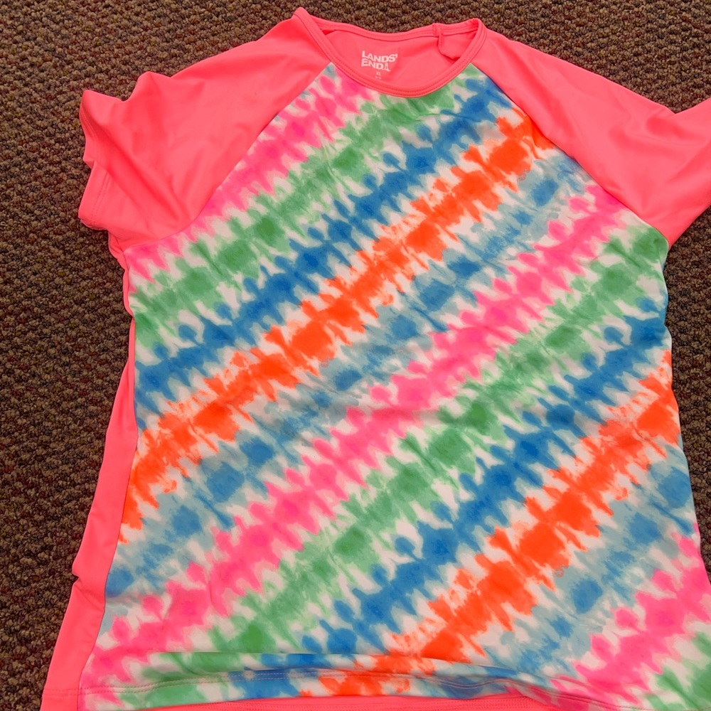 NWOT Lands’ End Rash Guard